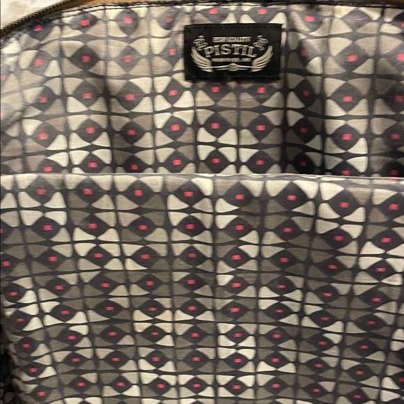 PISTIL - Picture 2 of 8